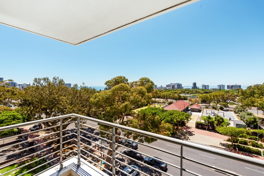 2 Bedroom Property for Sale in Green Point Western Cape